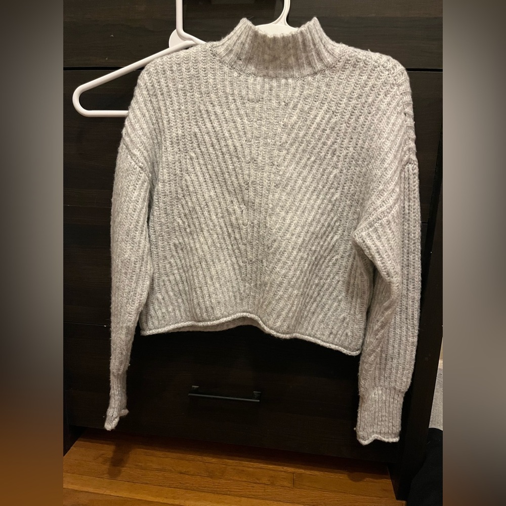 GB turtle neck sweater grey/white Medium